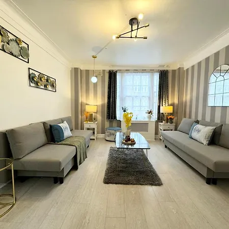 Affordable Apartment Near Oxford Street